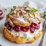 Gâteau croissant cerise crème