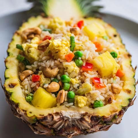 Riz frit à l'ananas thaï